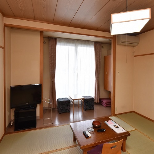 【本館 1〜2名】1階ベット・バストイレ付＜山側＞（禁煙）