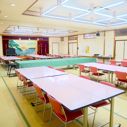 【寿・末広の間】『８０畳』『収容人数８０人』『お座席・テーブル選択可』『セパレート可』『会議室可』