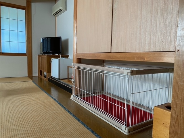 【愛犬と素泊まりプラン】小型〜中型犬対応サークル付き４人部屋