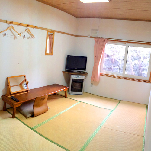 斜面側 2人部屋　和室