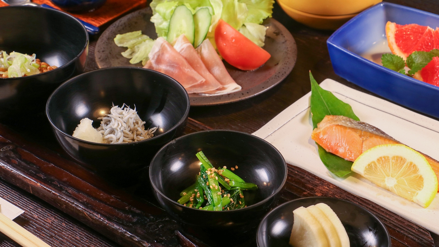 【朝食付】全室離れの贅沢時間♪ 五右衛門風呂と女将の手作り朝ごはん付きプラン