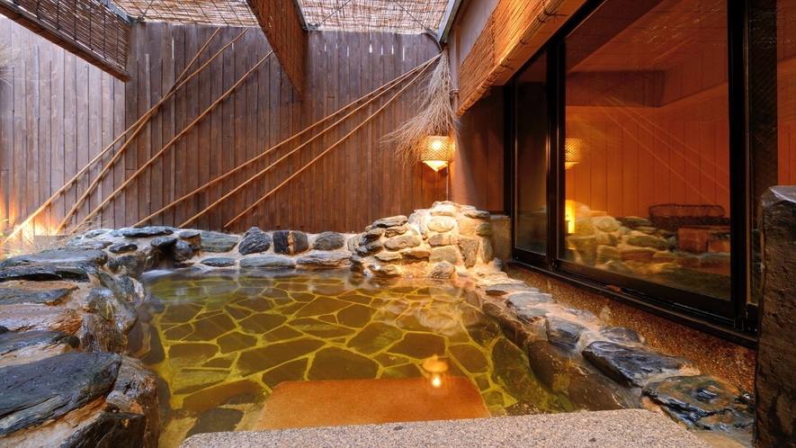 ◆男性大浴場　露天風呂　天然温泉『青葉の湯』