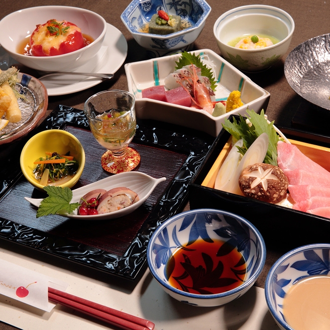 【平日限定｜三元豚しゃぶしゃぶ会席】ゆったり過ごす蔵王温泉旅◆ブランド豚や山形の味覚をお得に味わう