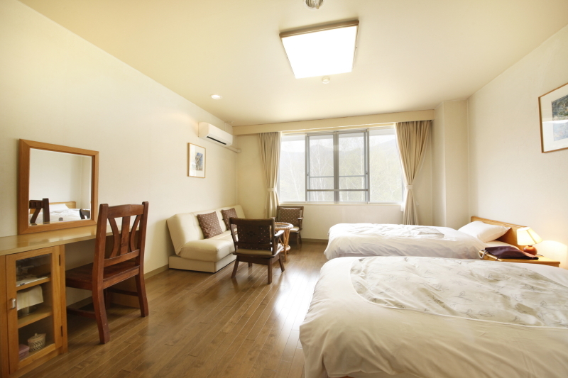 Guest room Western-style room example