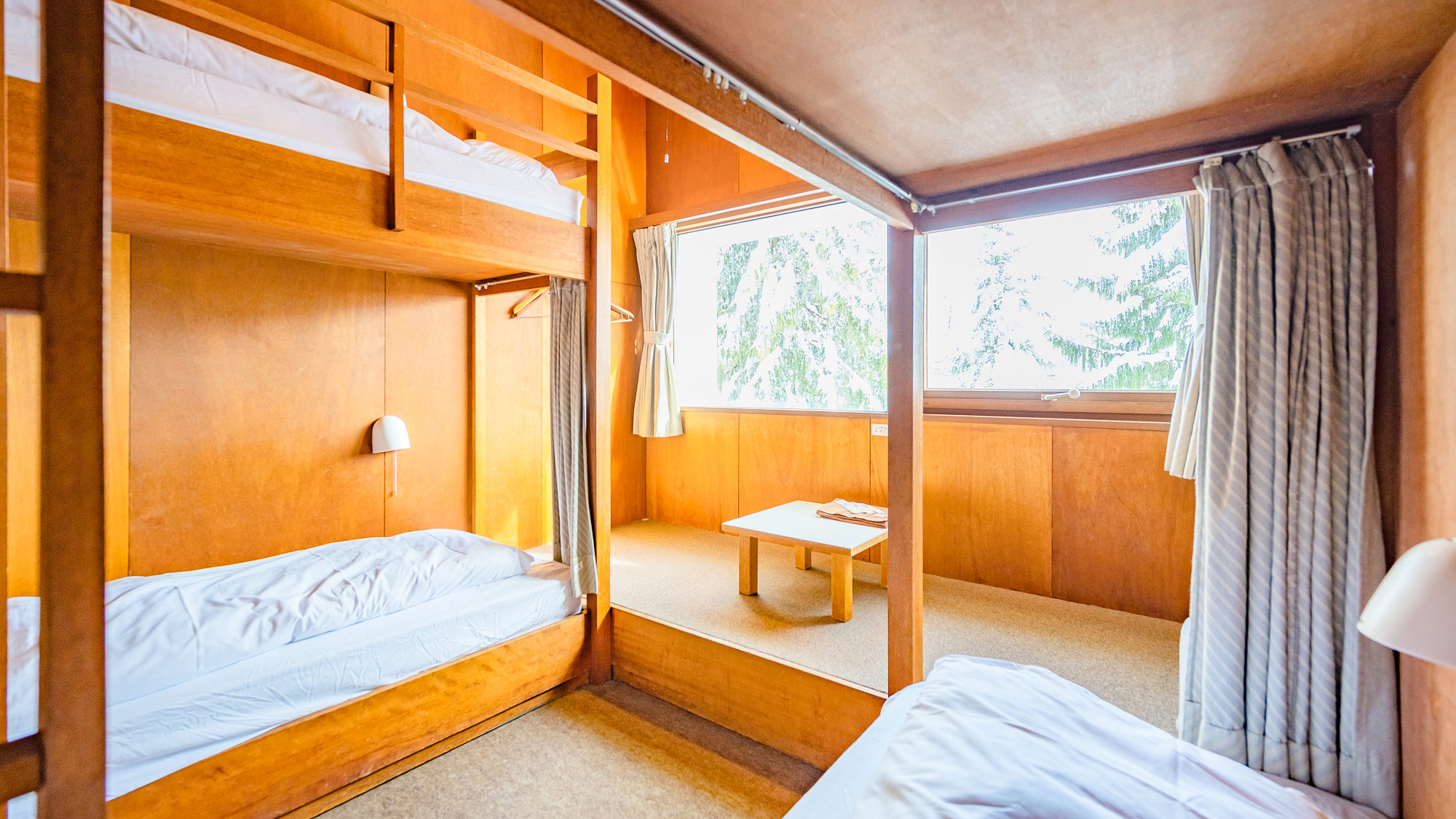 ・【スキーヤーズベッドルーム】洗面台・トイレ・ジャグジーお風呂は共用です