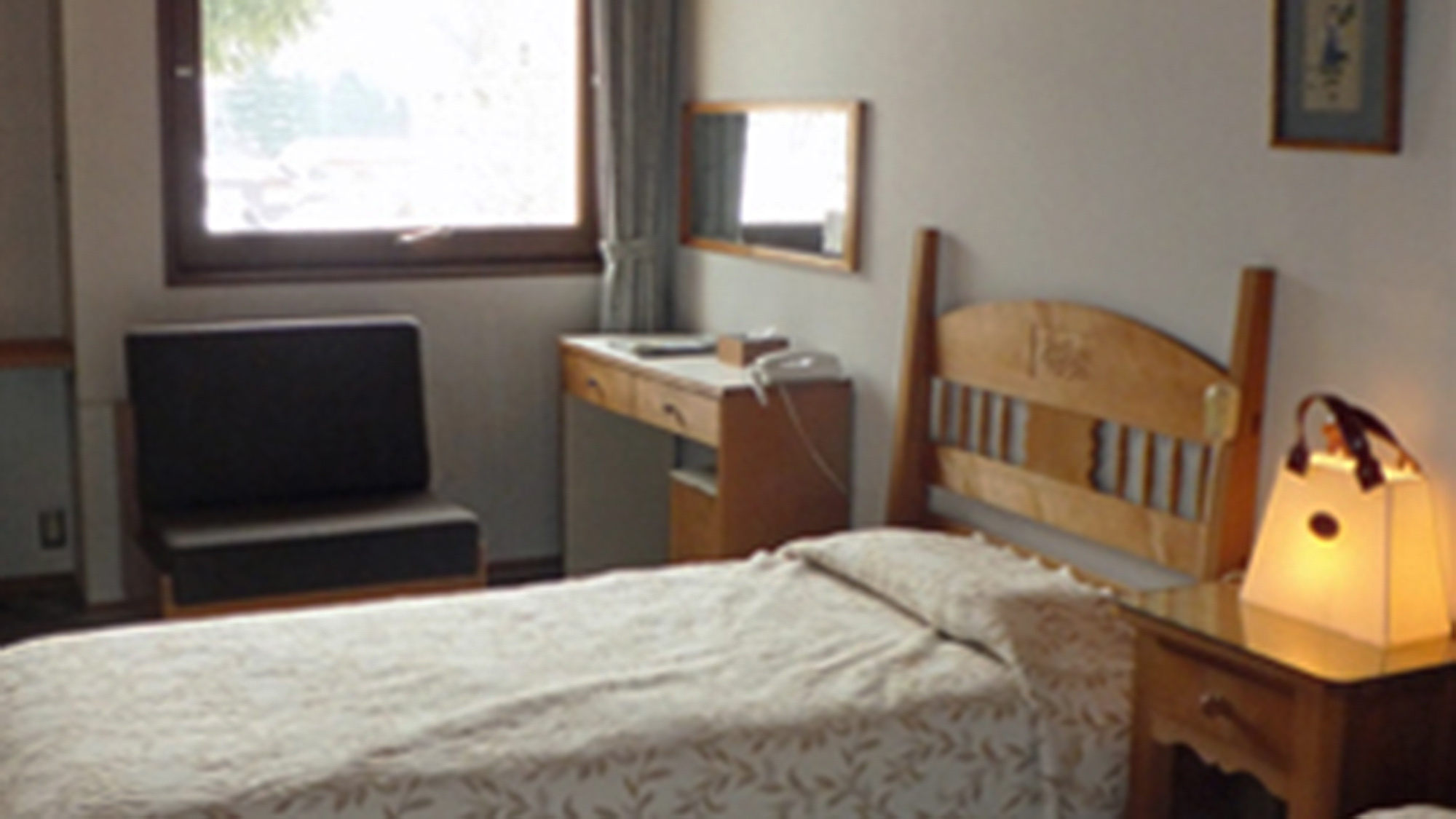 ・シャワールーム・洗面台が室内に併設されているカップル向けのツインルーム