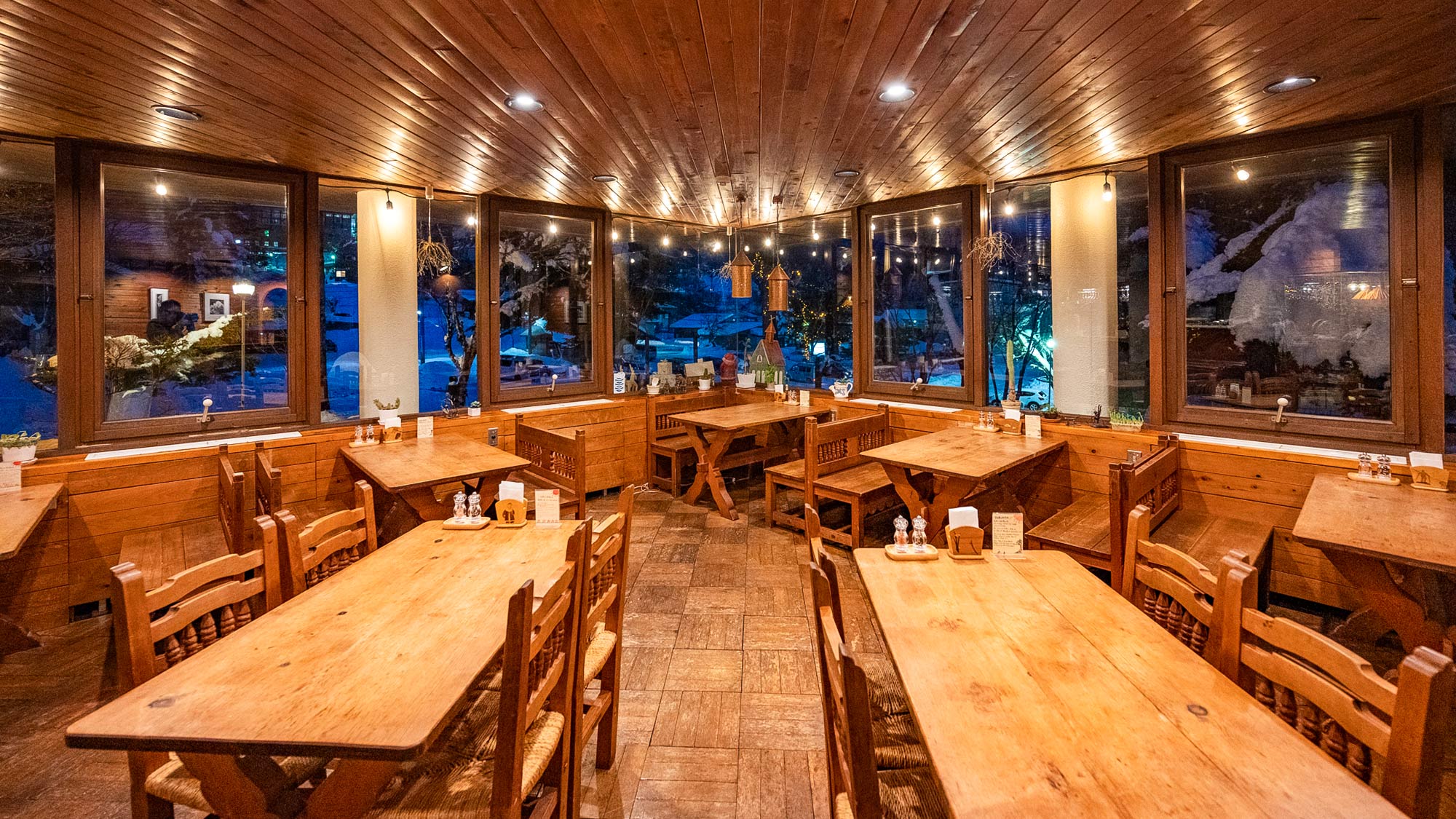 ・【レストラン】団体歓迎！広々レストランで宴会を