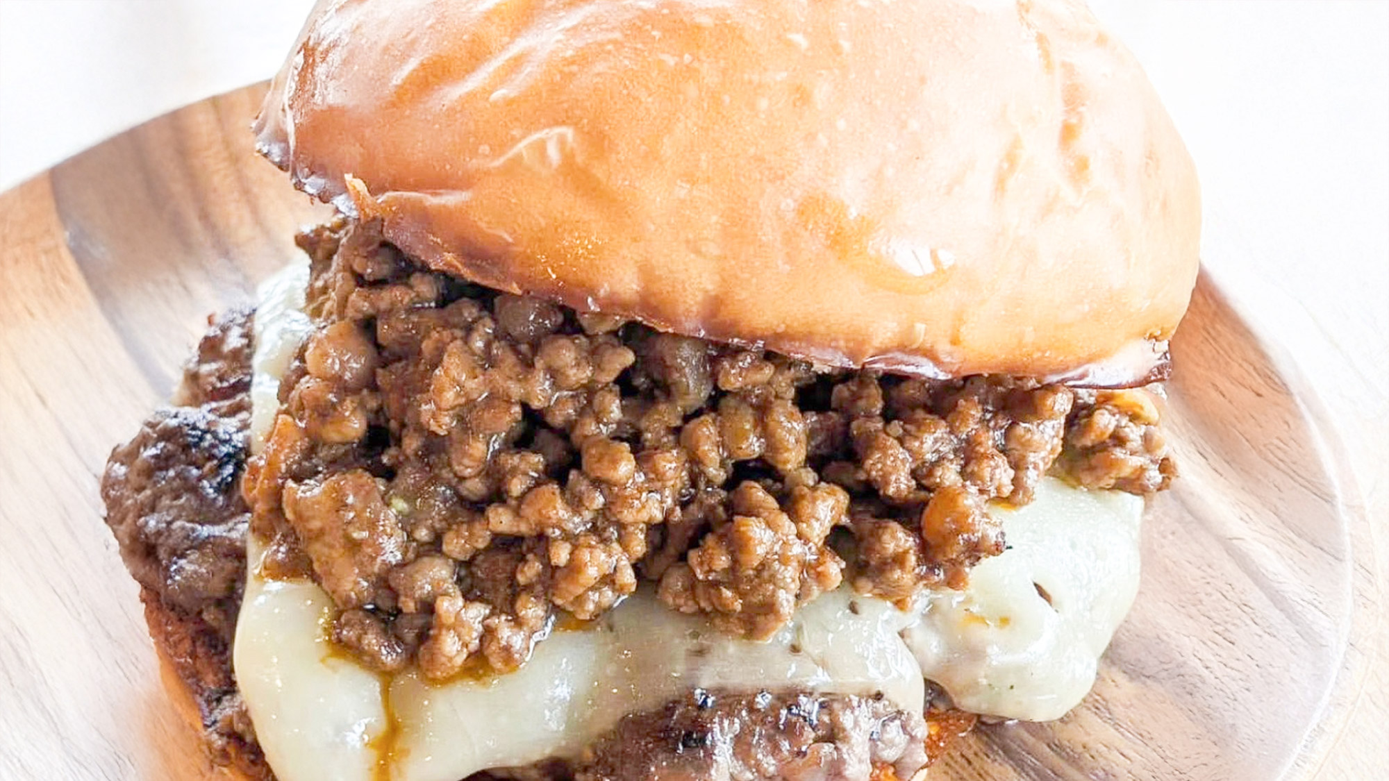 ・【カフェ】ロッジスコーレの大人気バーガー「チリバーガー」♪