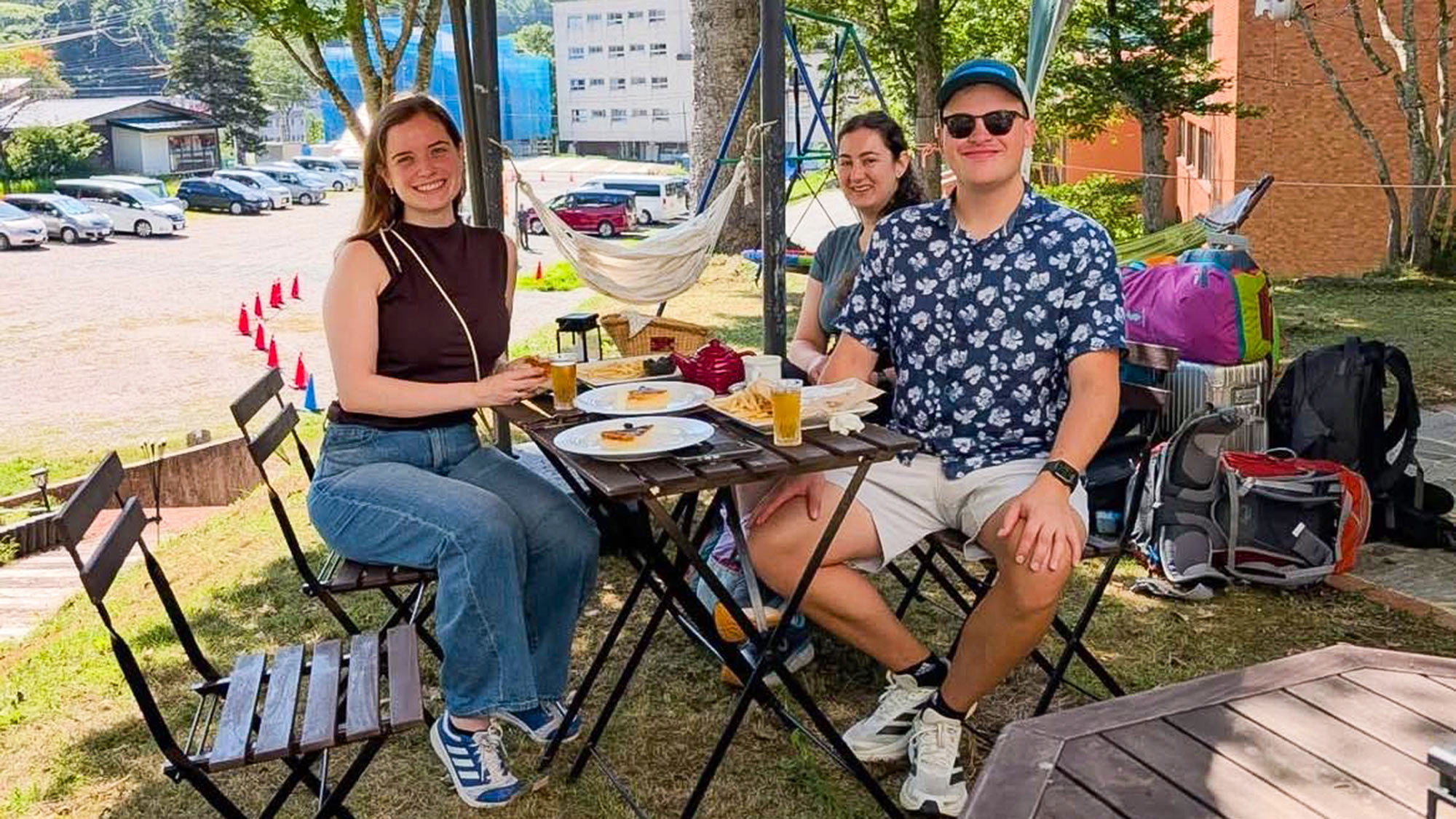 ・【ゲスト】海外からのお客様も多く、旅の出会いと語らいも楽しみの一つです