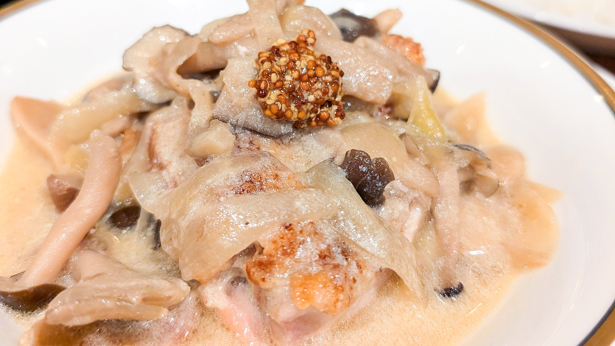 ・【夕食一例】地元食材を使った健康的なごはん。心を込めて手作りでご用意いたします