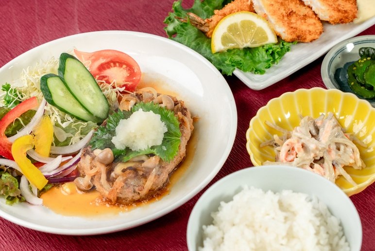【1泊2食付プラン】　☆日替わり定食をご用意☆≪営業時間は18：00〜21：00≫