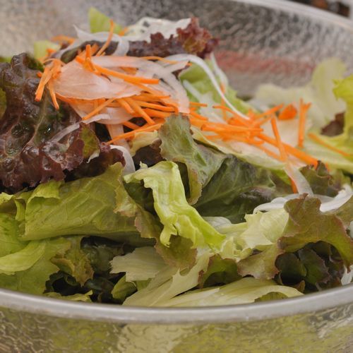 【グリーンサラダ】緑のお野菜をた〜っぷりお召し上がりください♪