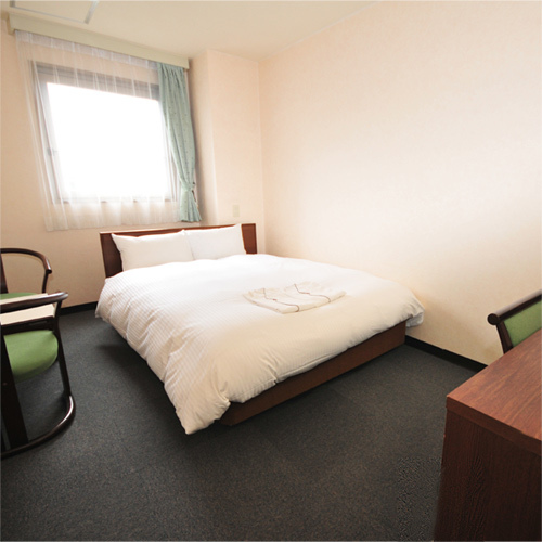 Kamar double yang direkomendasikan untuk pasangan! Tempat tidur longgar zzz dalam gaya selimut