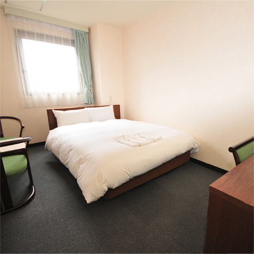 Kamar ganda direkomendasikan untuk pasangan! Tempat tidur bergaya selimut yang nyaman zzz