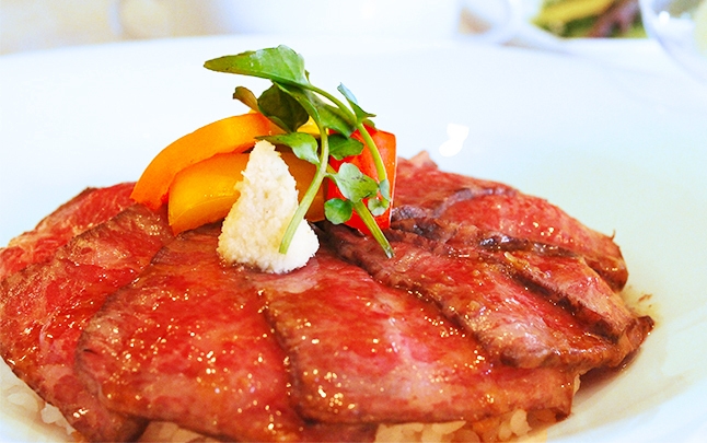 【ビジネス・観光・夕食・朝食付】蔵王牛のローストビーフ丼付き　自分へのご褒美にどうですか。