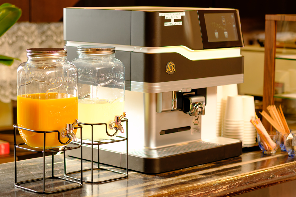 ロビーラウンジでのフリードリンクイメージ