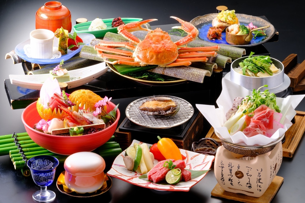 【会場食】【プレミアム】紅ずわい蟹＆鮑踊焼＆和牛を贅沢に彩られた華会席プラン