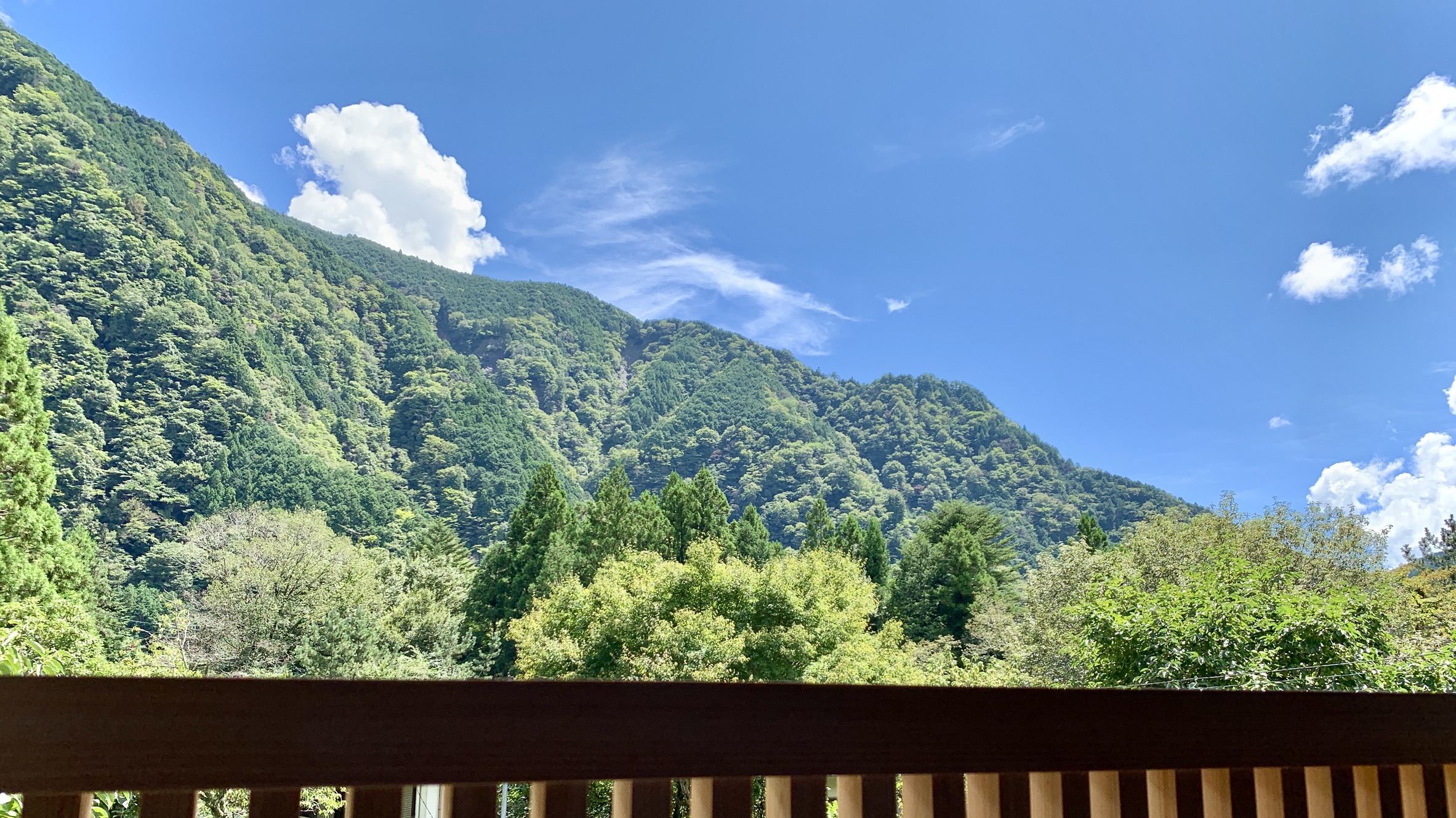 東峰の間　感動の山の景色