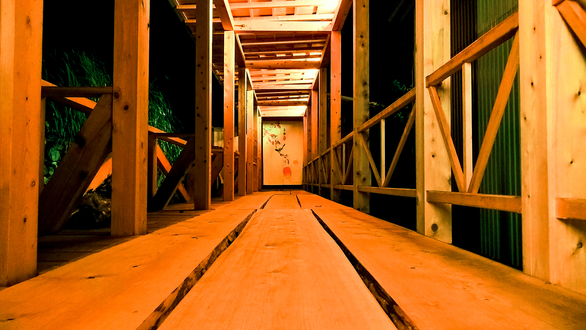 【離れの囲炉裏個室へ渡り廊下※】趣のある専用個室でお楽しみいただけます