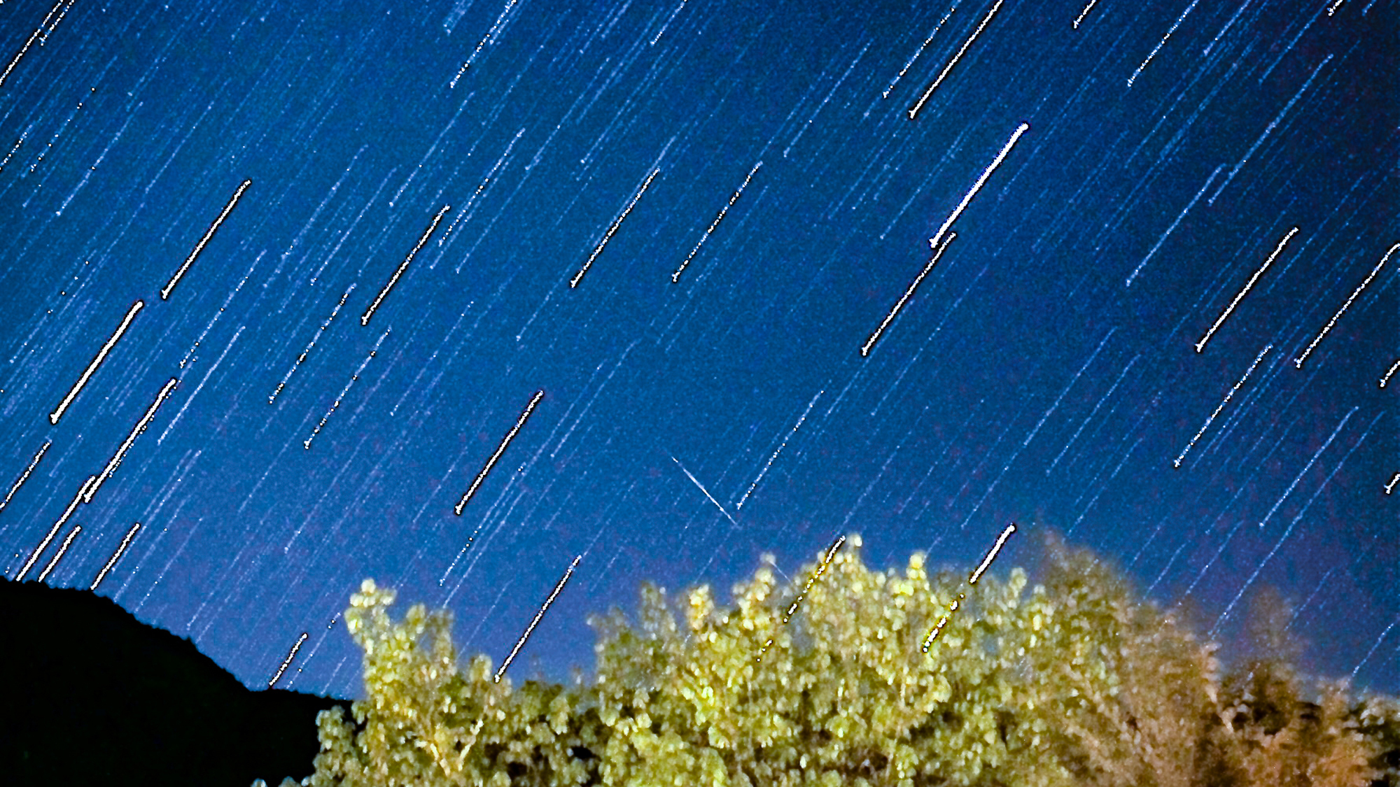 【当館から臨む星空】当館では天体望遠鏡のご用意がございます。空気が澄んだ冬が星空のベストシーズンです