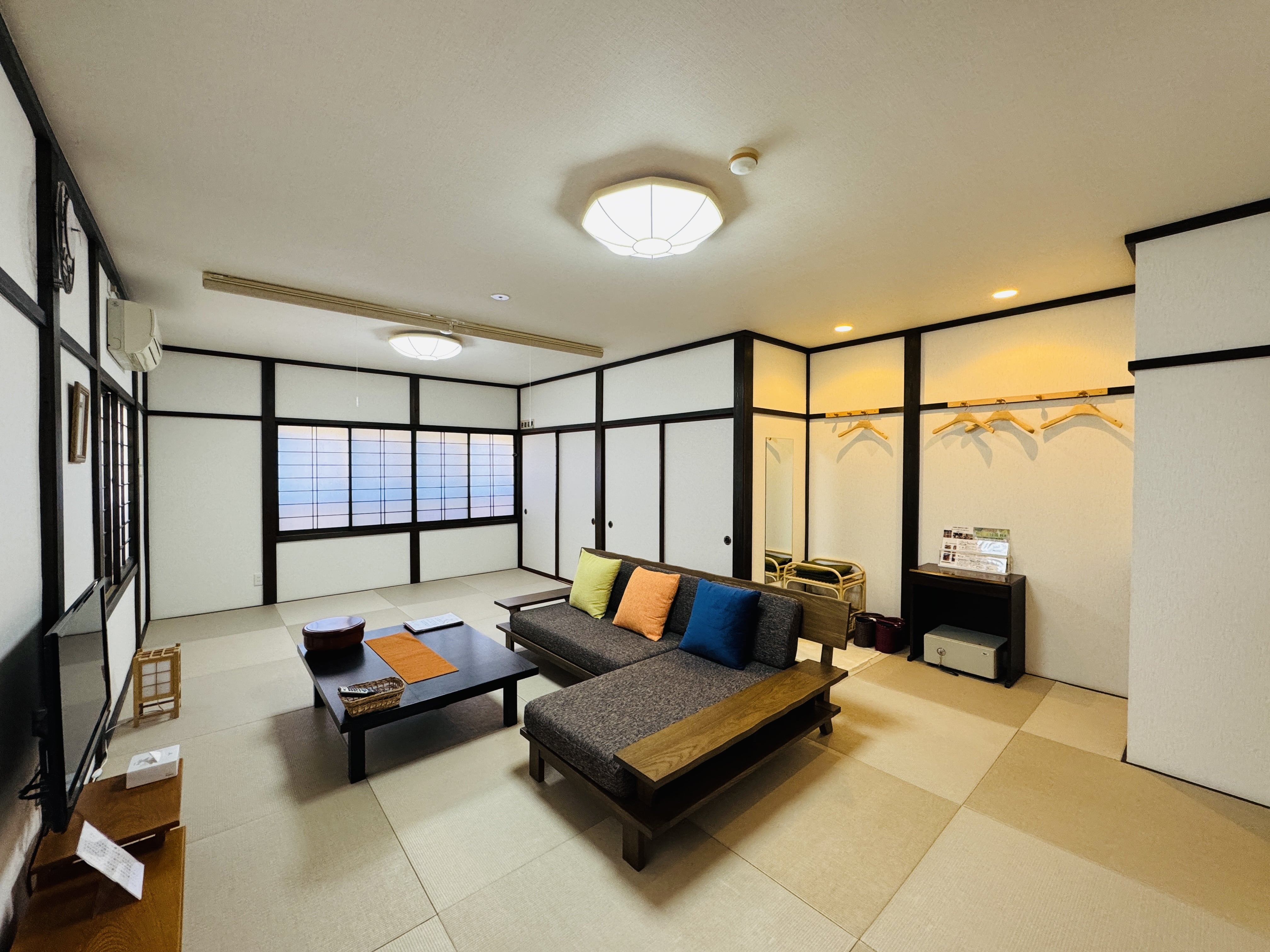 【2F東峰の間・18畳】2名から3名様でのご利用におすすめ