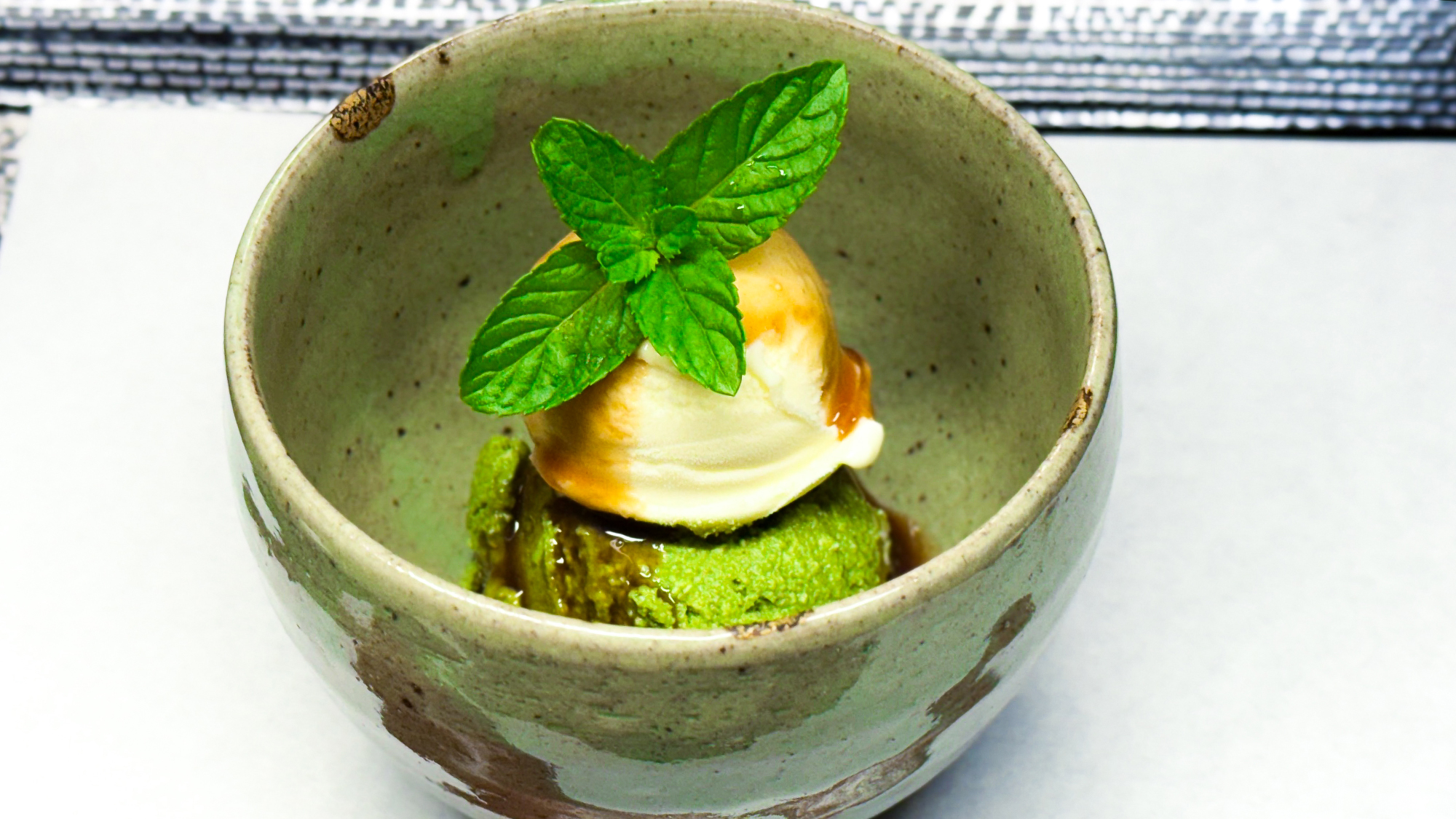 【デザート一例】梅ヶ島産のお茶を用いたチャイアイス