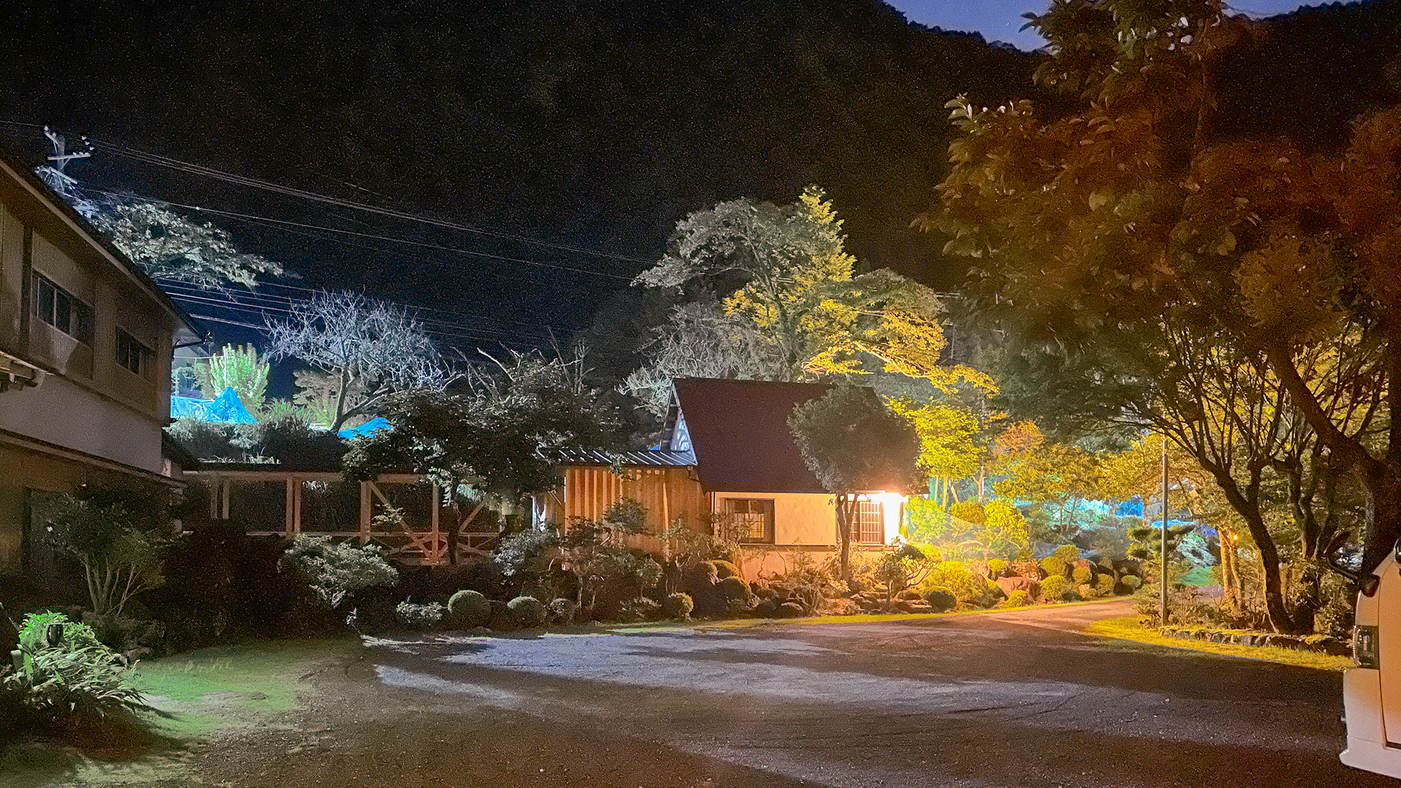 【駐車場】当館の駐車場です。宿泊者様皆様余裕をもって駐車いただけます。