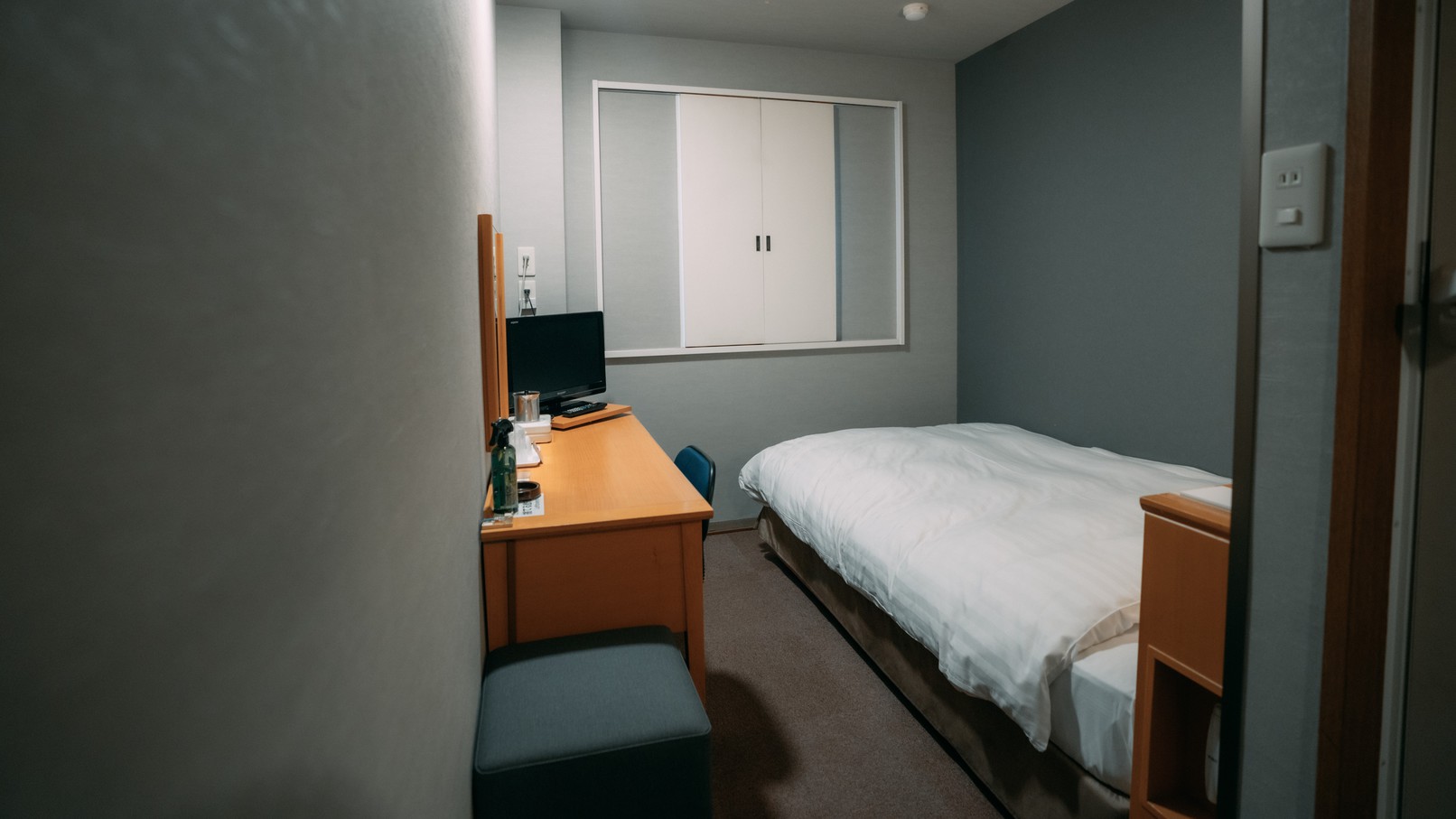 【禁煙/喫煙/電子タバコ】スタンダードルーム(12㎡/セミダブルベッド120㎝×1台/定員1～2名)