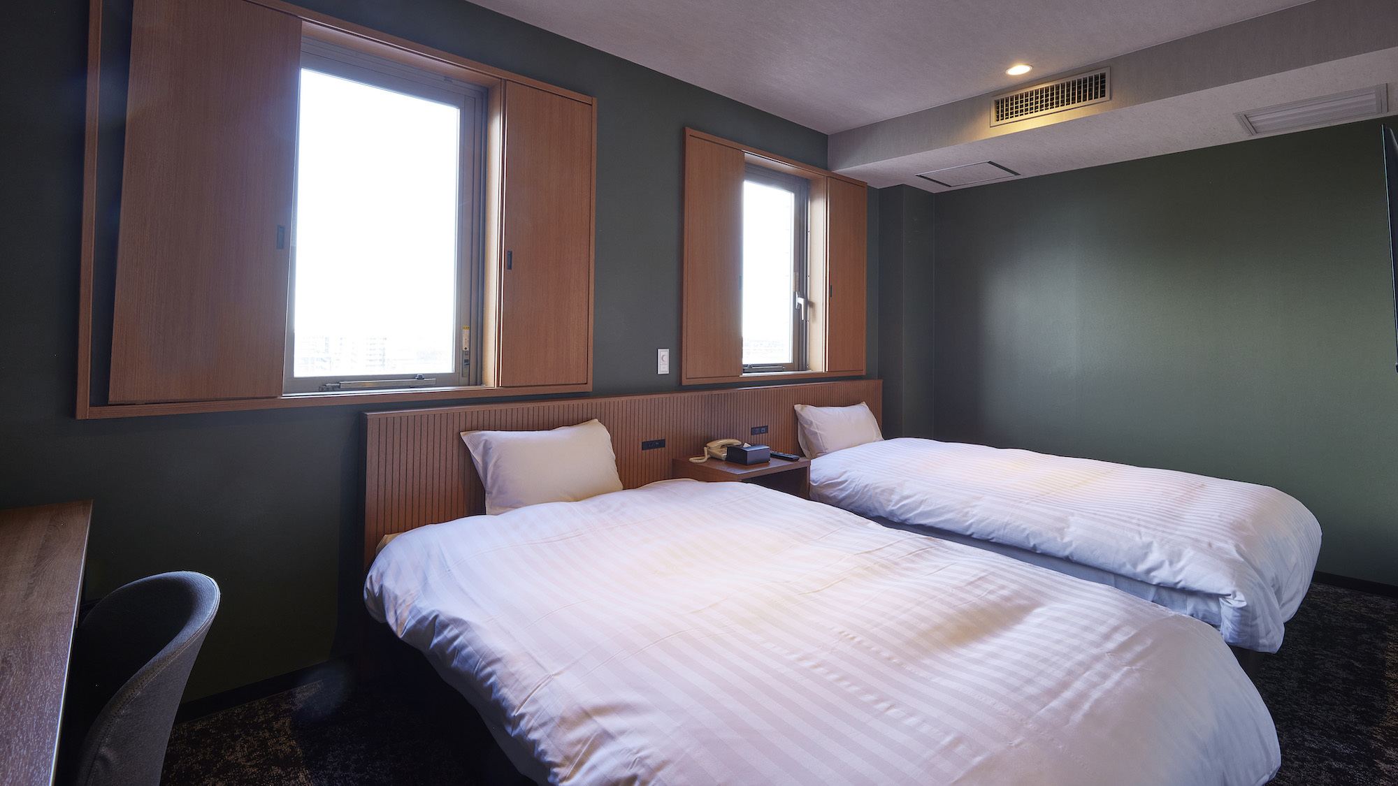 【禁煙】本館ツインルーム(24㎡/セミダブルベッド120㎝幅×2台/定員1～4名)
