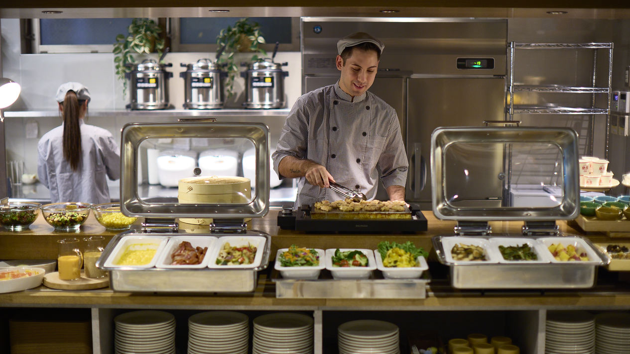 朝食ビュッフェ　6:00〜10:00（LO9:30）