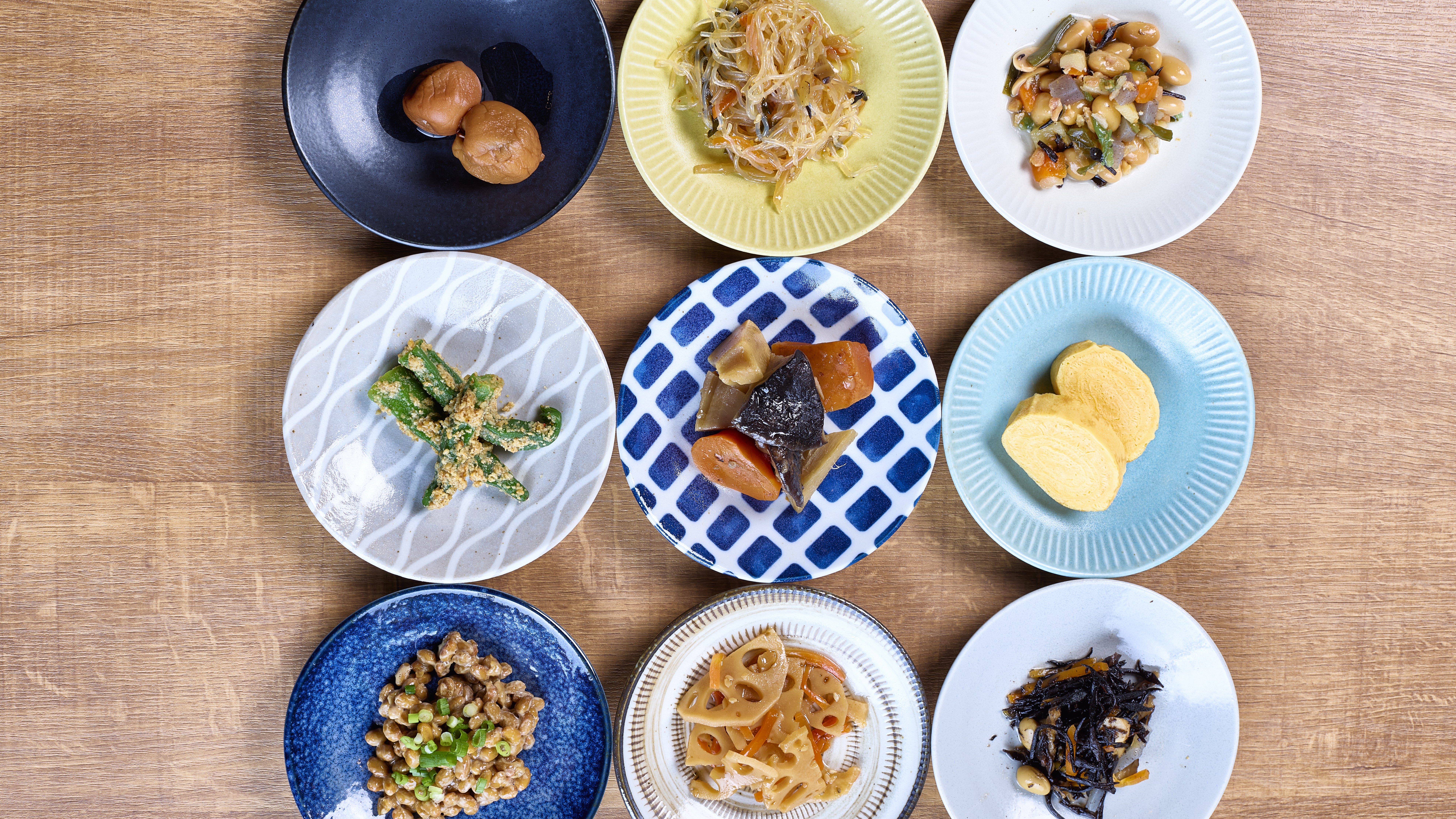 焼き魚やきんぴら・ひじきなど心和むお惣菜を日替わりでご用意