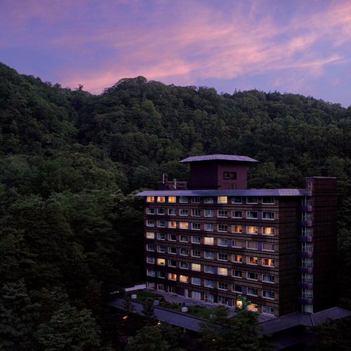 Exterior: Summer dusk
