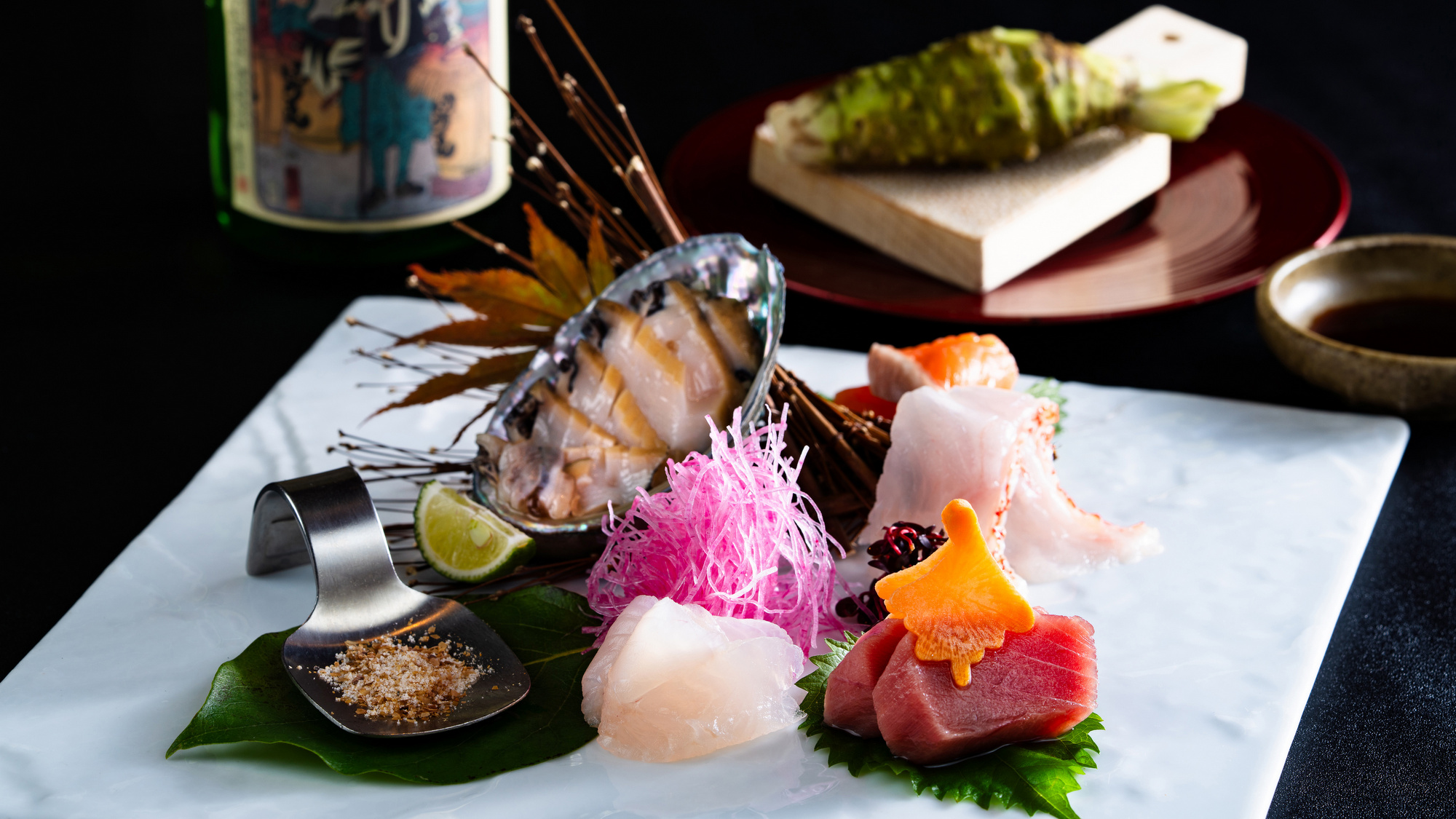 【2025秋のお献立】お造り／噴火湾産エゾアワビ、北海道産本マグロなど※仕入れ状況により変更有