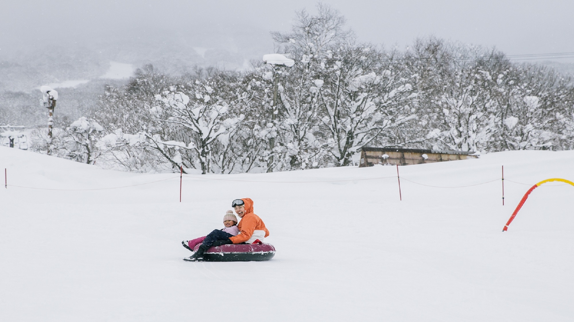 【まだまだ出来る子供雪遊び】妙高山絶景を独り占め トレーラーハウス宿泊♪