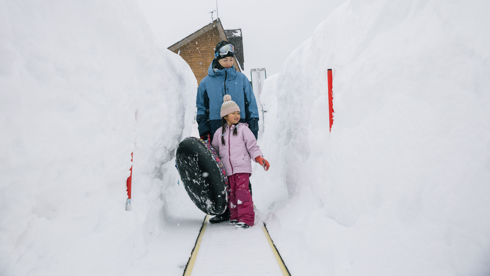 【ファミリープラン】笑顔いっぱい！家族みんなで楽しむ雪遊び体験（2食付）
