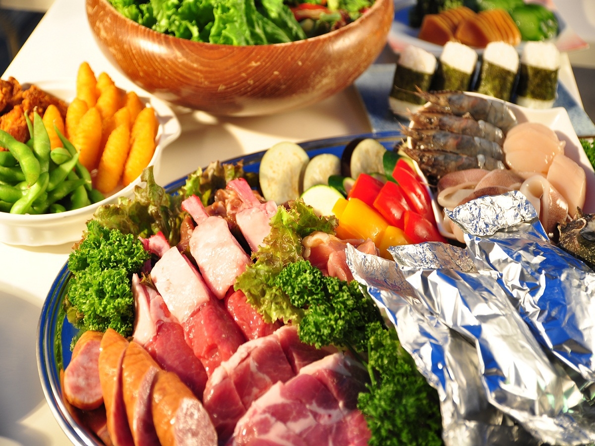 【夏季限定】プールサイドでBBQ付き宿泊プラン（夕・朝食付き）