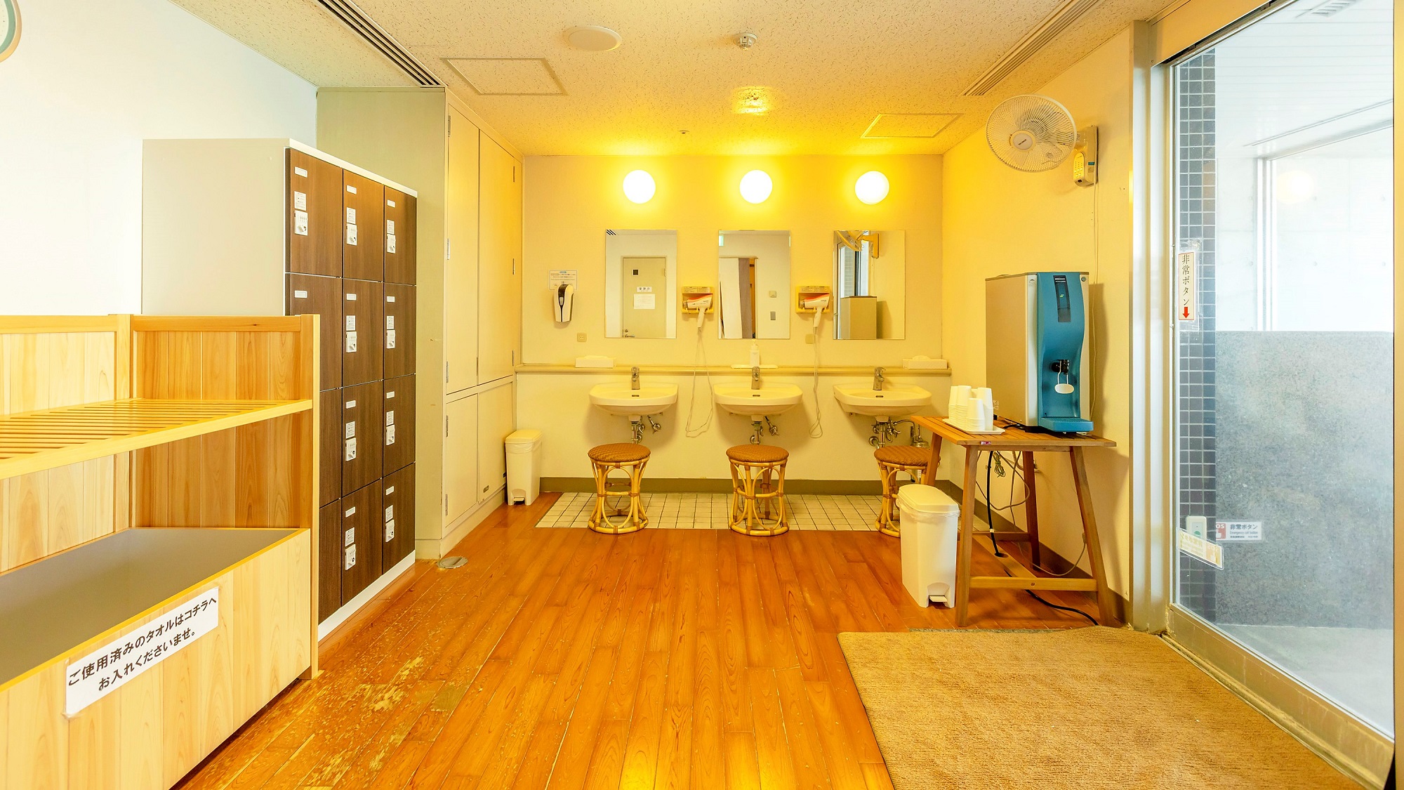 露天風呂（脱衣所）