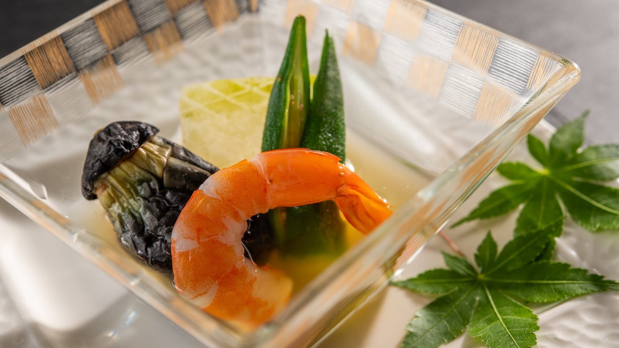 【土地の恵み会席】夏メニュー！目に麗しく食べて美味な岩手の味♪いわて南牛と白金豚を陶板焼きで