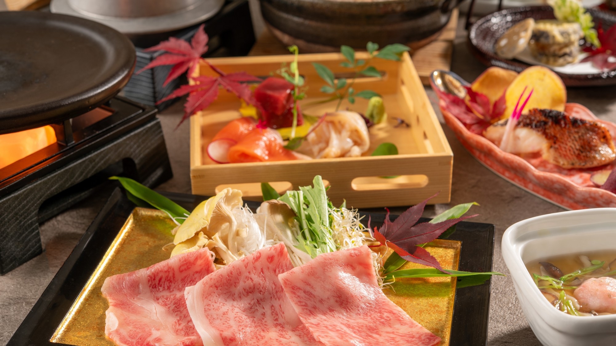 【土地の恵み会席・秋】前沢牛焼しゃぶと鮭親子釜飯など旬の岩手の味を満喫