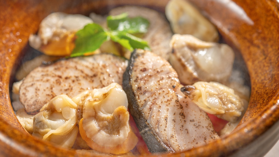 【極み会席/春】特別会席の「握り寿司」を、「海鮮土鍋ご飯」にグレードアップ（3～5月）