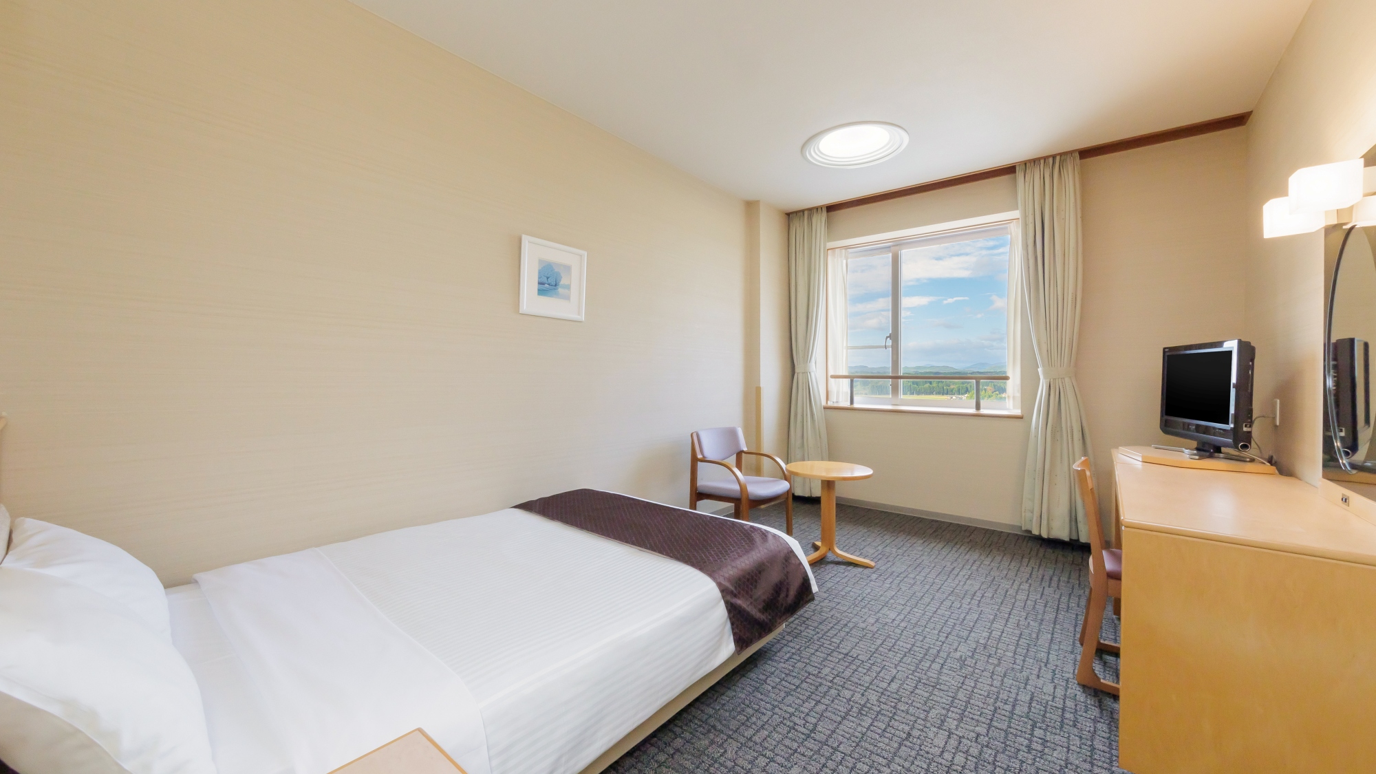 洋室セミダブル（20平米）［禁煙］