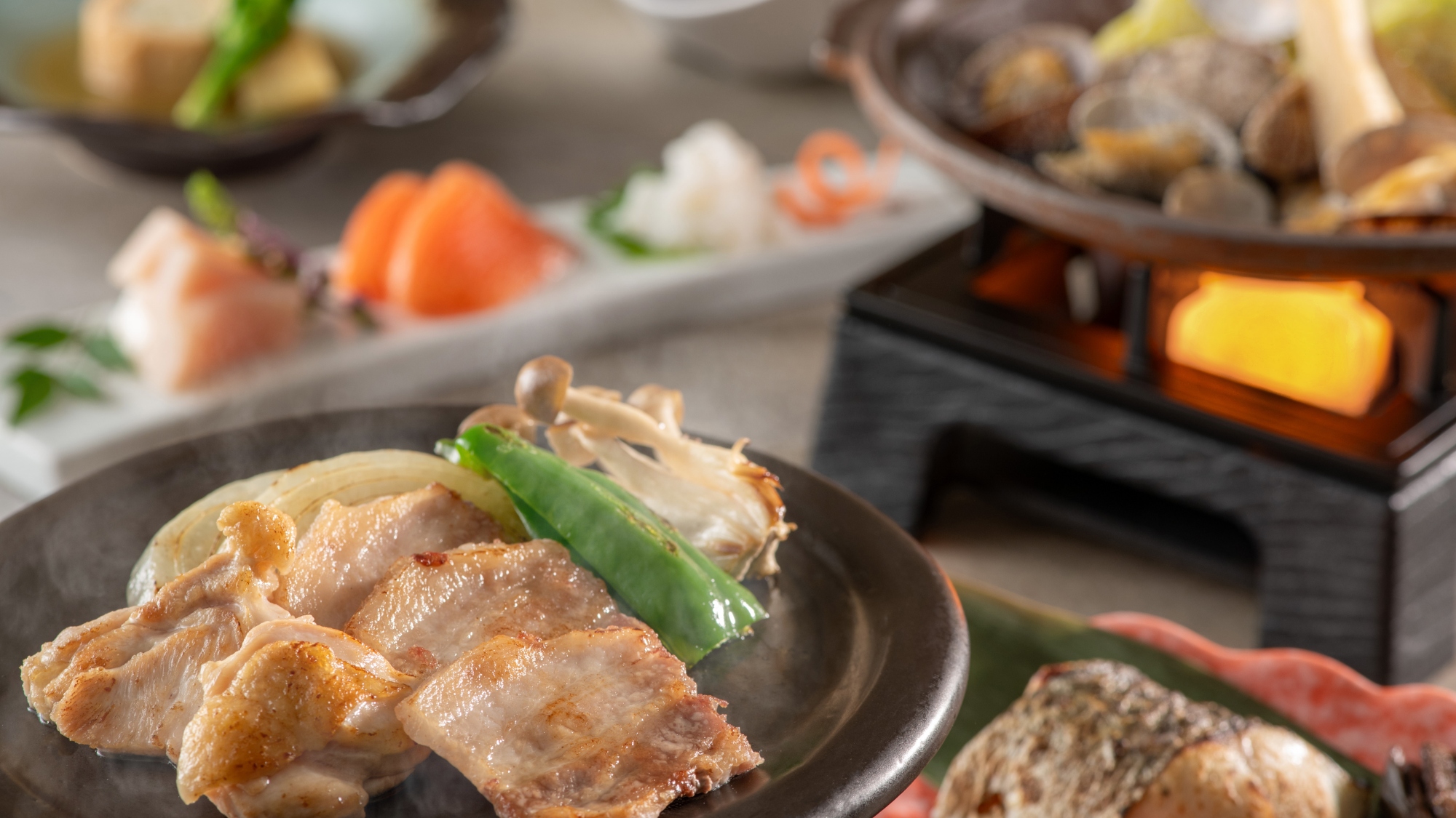 【季節の会席/春】いわいどり・白金豚陶板焼、春キャベツと筍とアサリの酒蒸し、筍ご飯など（3月～5月）