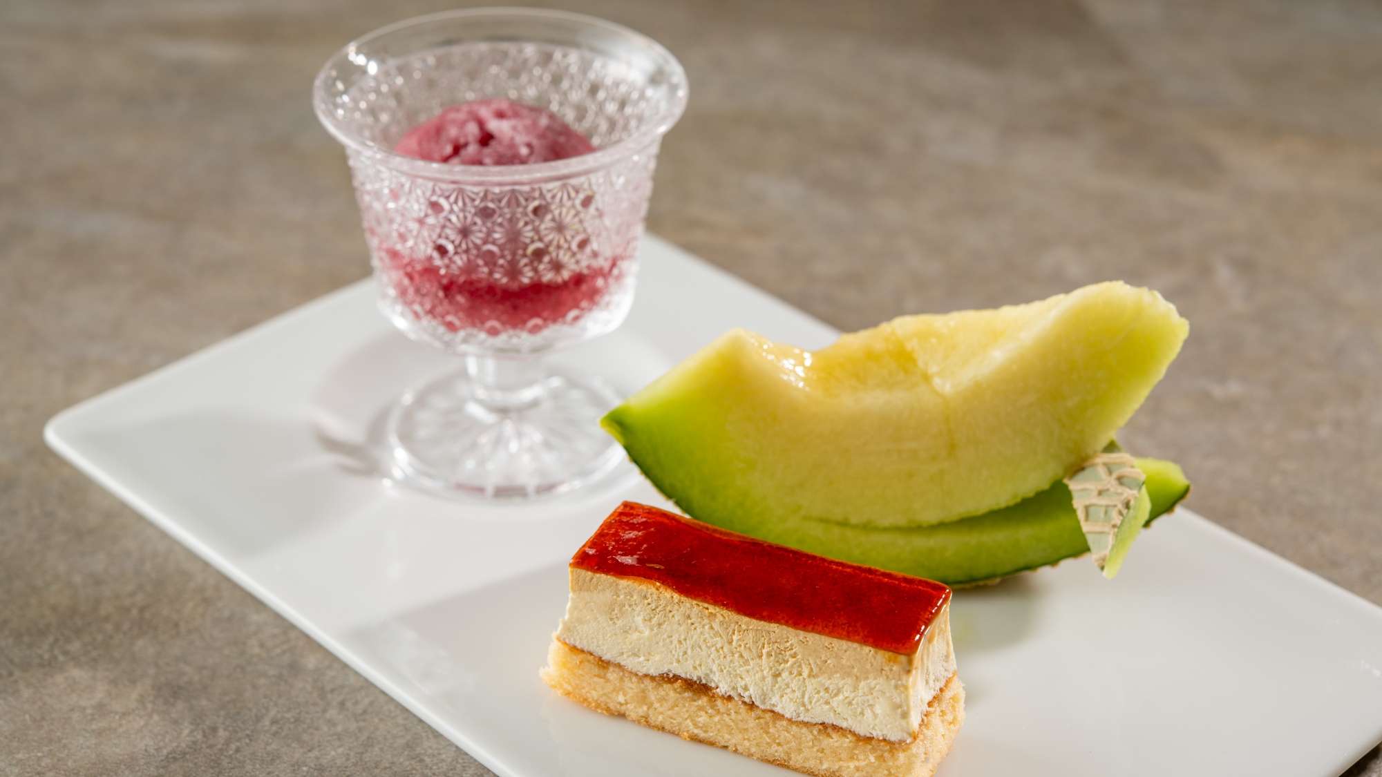 【特別会席・極み会席/春】デザート　シャーベット・メロン・カラメルプリンケーキ（3～5月）