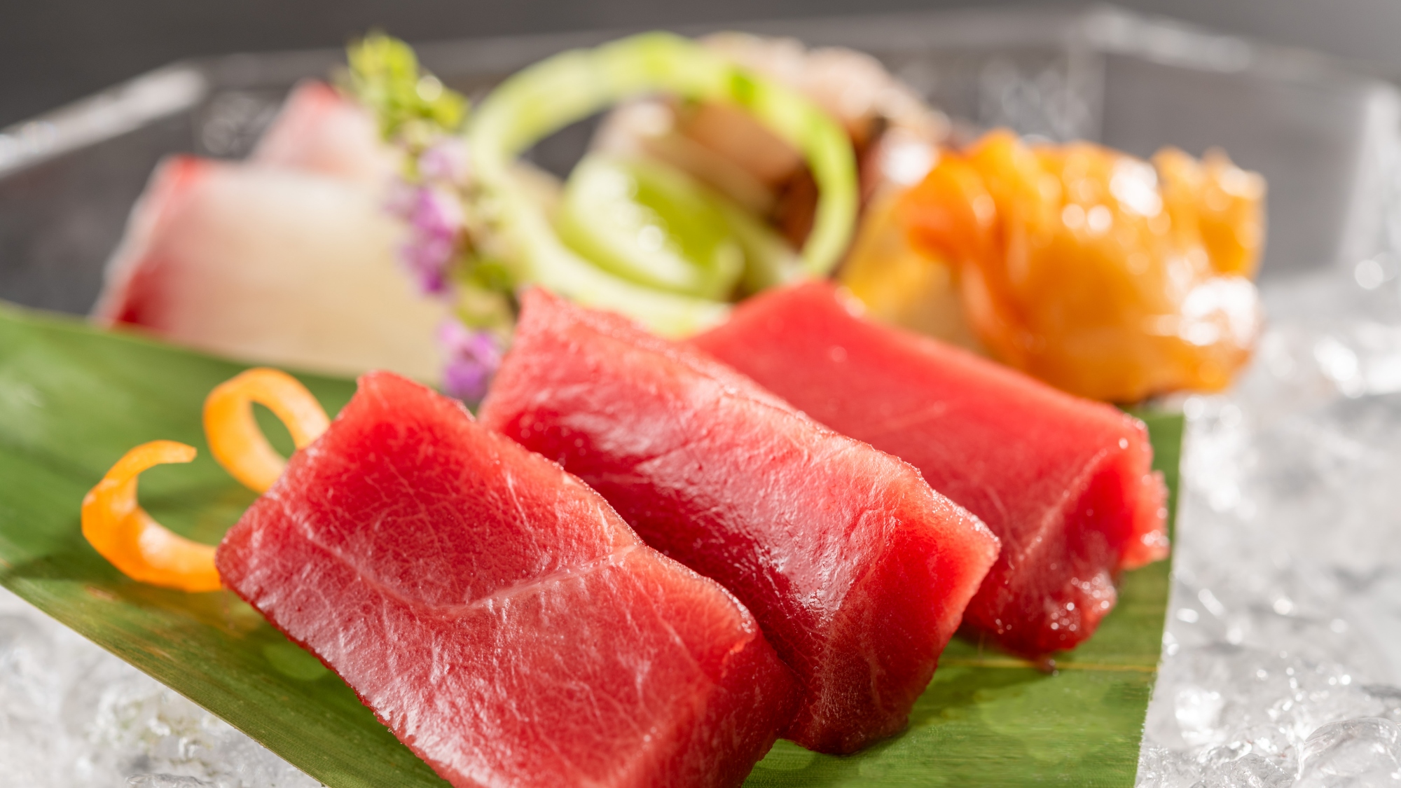【特別会席夏】大間本鮪と3種盛り合わせ（6～8月）
