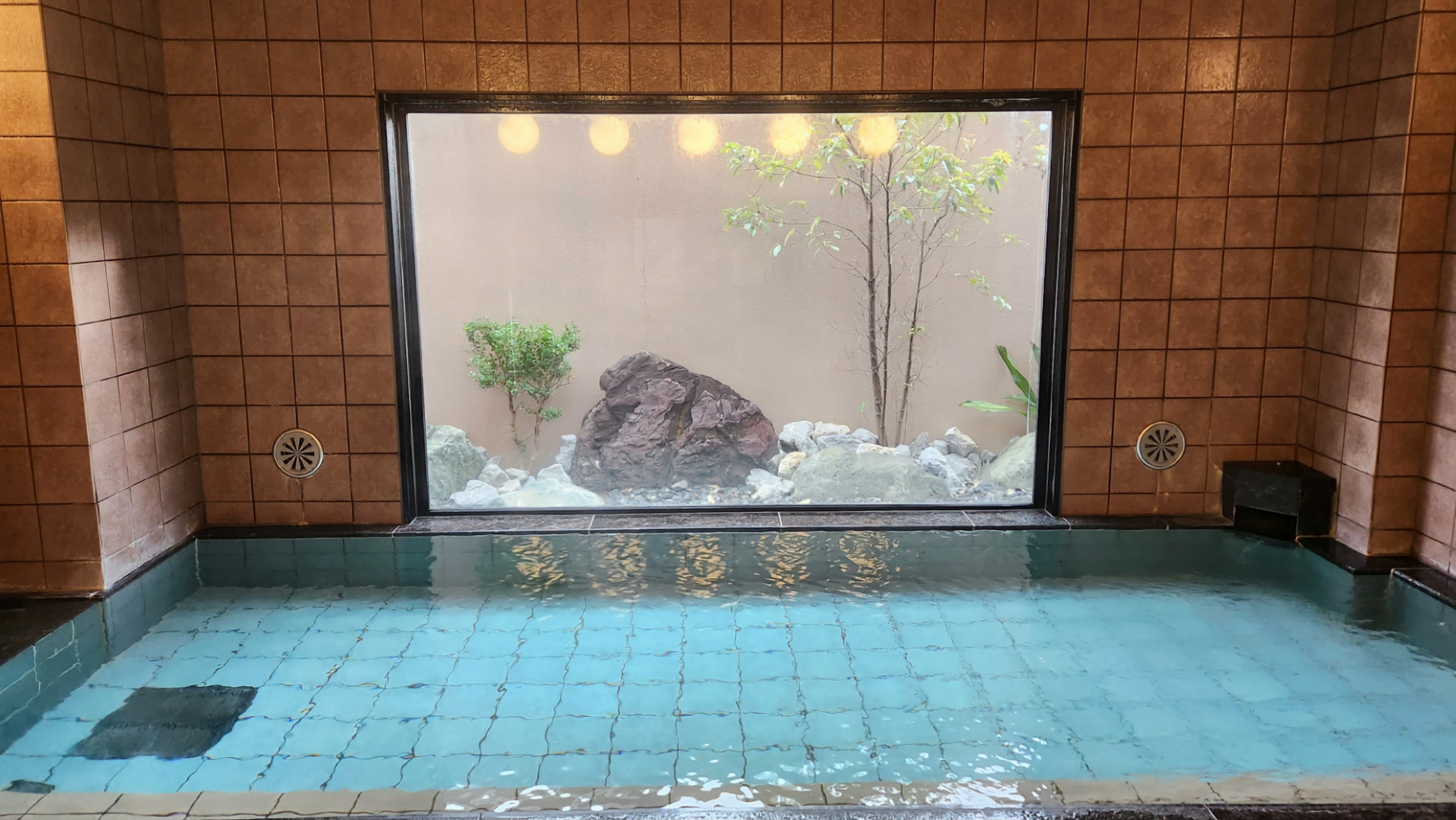 男性大浴場（湯船）
