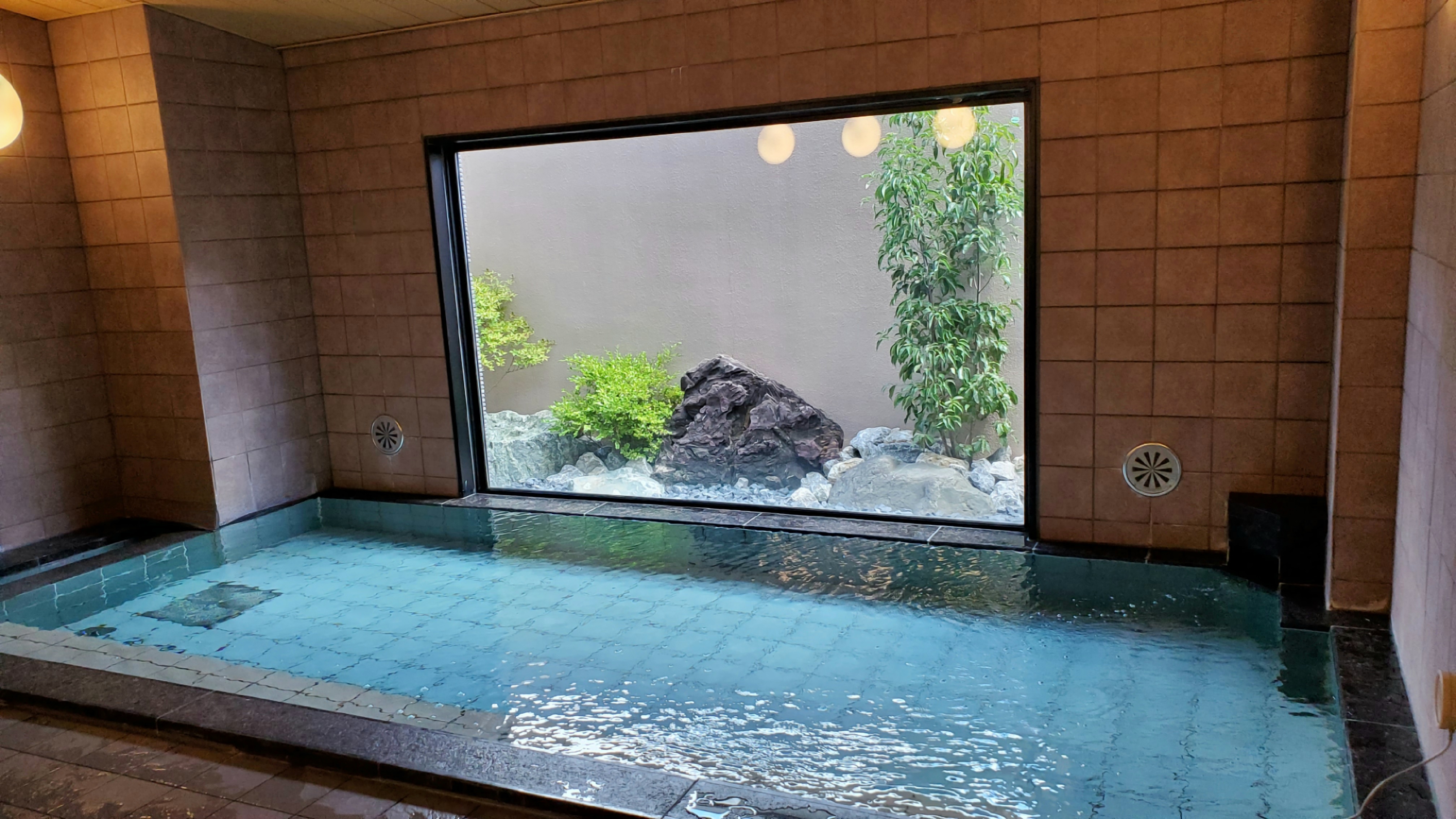 男性大浴場（湯船）
