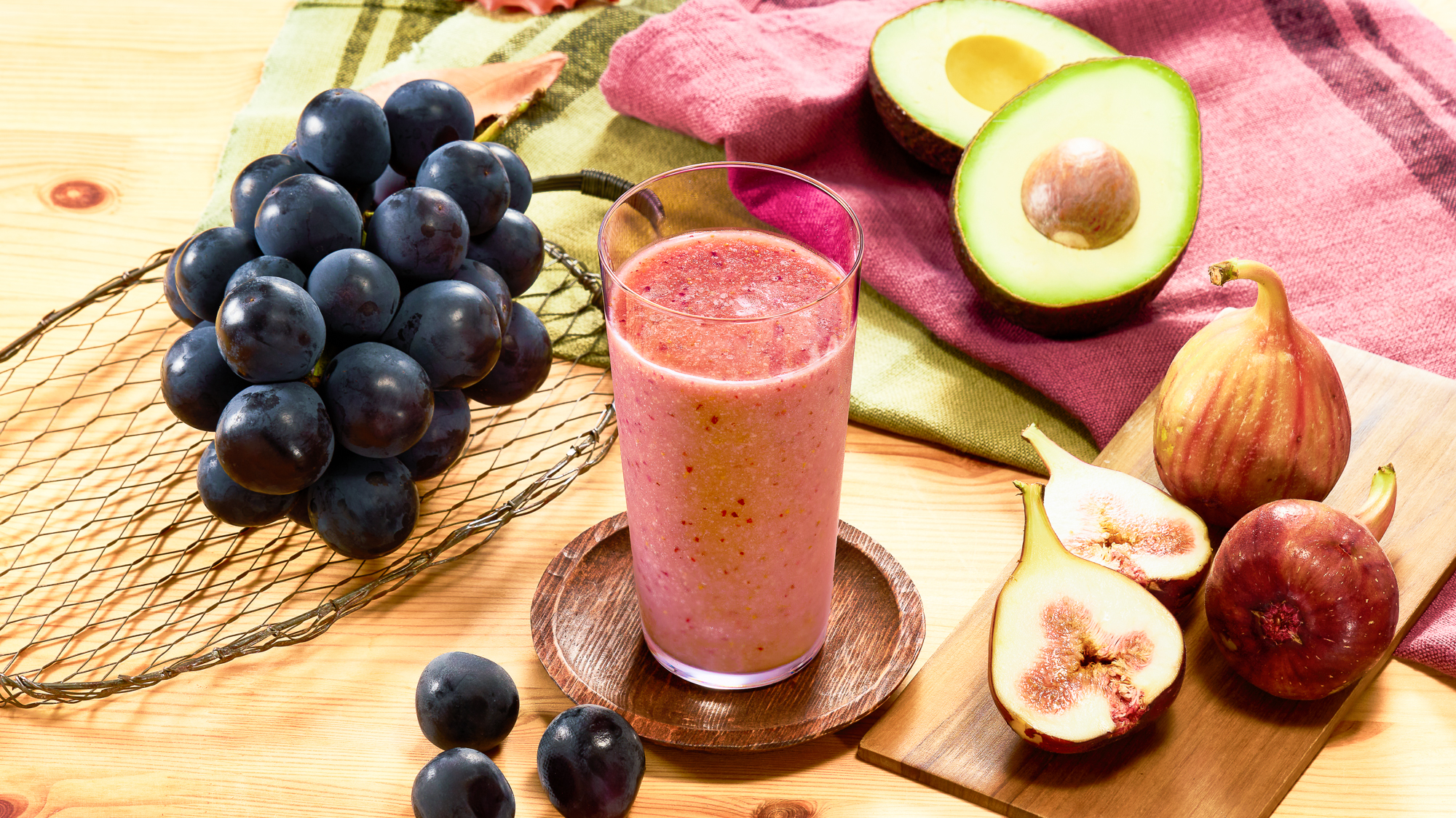 【ブドウとイチジクのスムージー】旬のブドウとイチジクがコラボした秋のさっぱりフルーツスムージー！