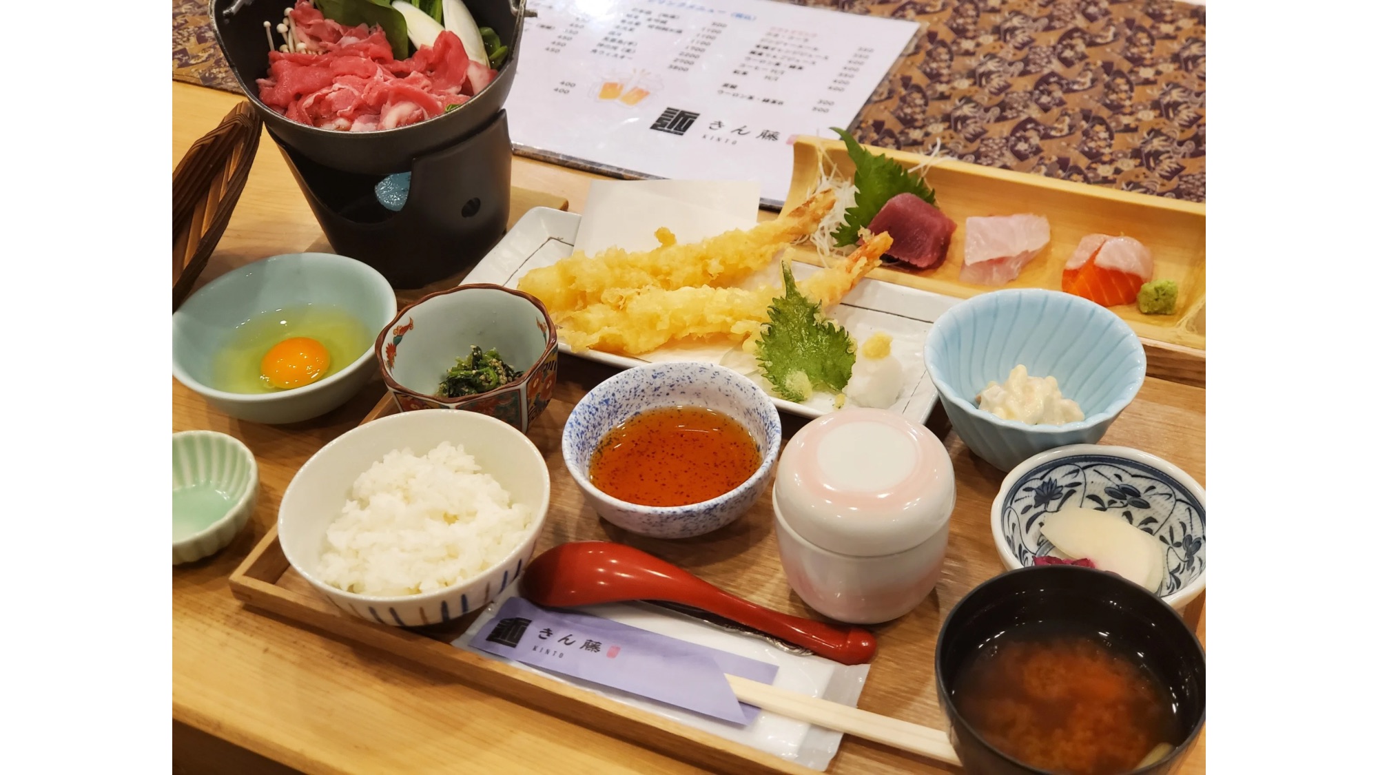 【夕食一例】すき焼き／海老天ぷら／お造り／茶碗蒸し／小鉢2品／白飯／味噌汁_rakuten