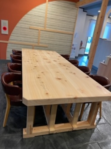 ヒバの大テーブル
