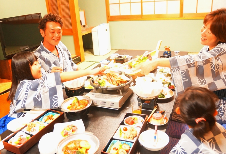 お食事はうれしいお部屋食！！